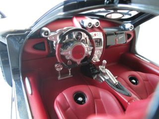 1/18 Pagani Huayra 2011 GTAutos/Welly