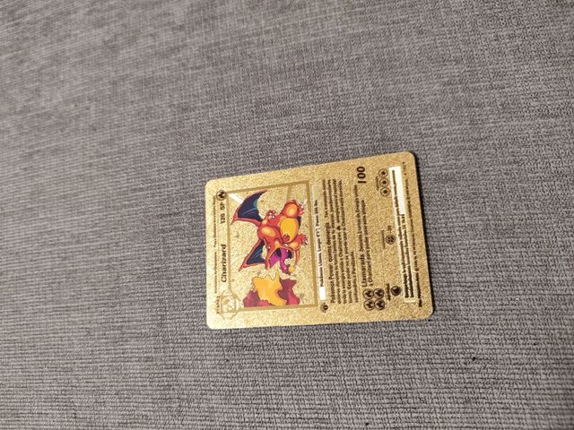 Carta pokemon Charizard dorada 1edicion
