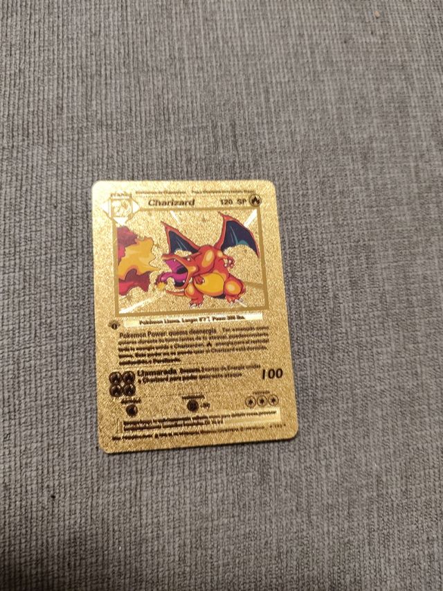 Carta pokemon Charizard dorada 1edicion