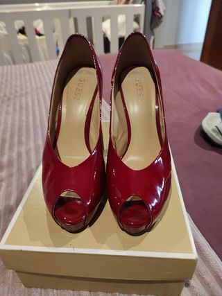 Zapatos de tacón Guess