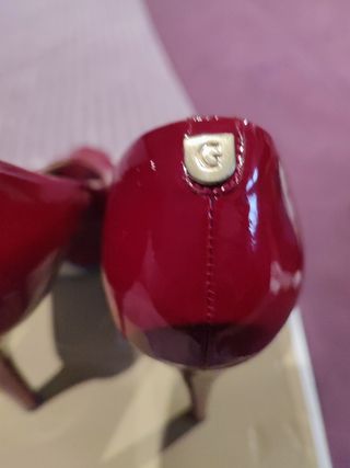 Zapatos de tacón Guess