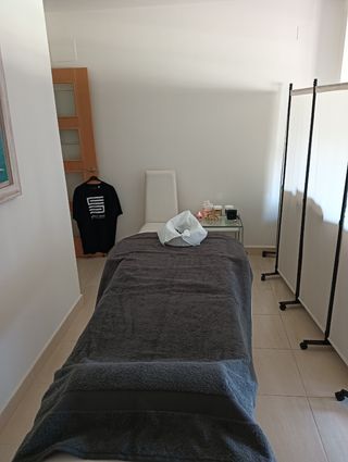 Masajista titulado a domicilio en Almería