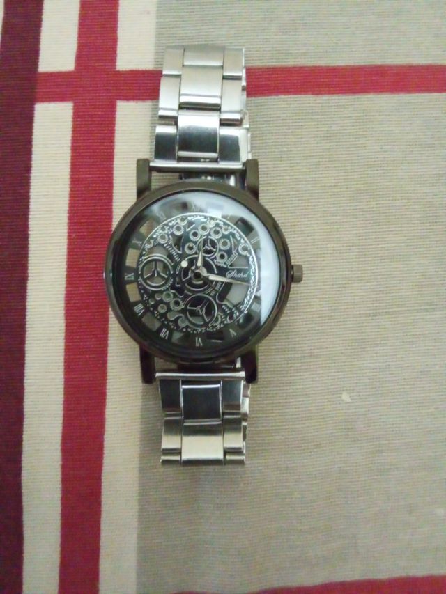 Dos relojes de cuarzo