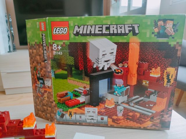 Lego Minecraft 21143