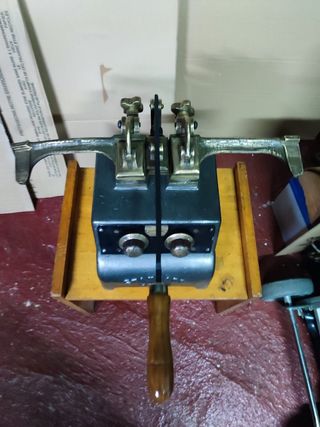 Soldadora de sierras de cinta Standard Pyra