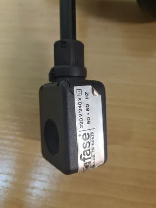 "FASE" Pequeños focos negros tipo estudio