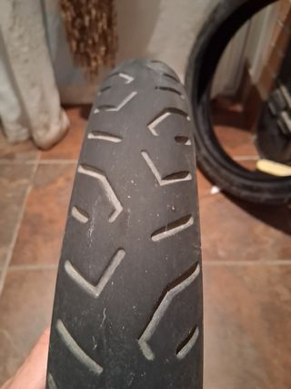 Neumático derbi variant y vespino