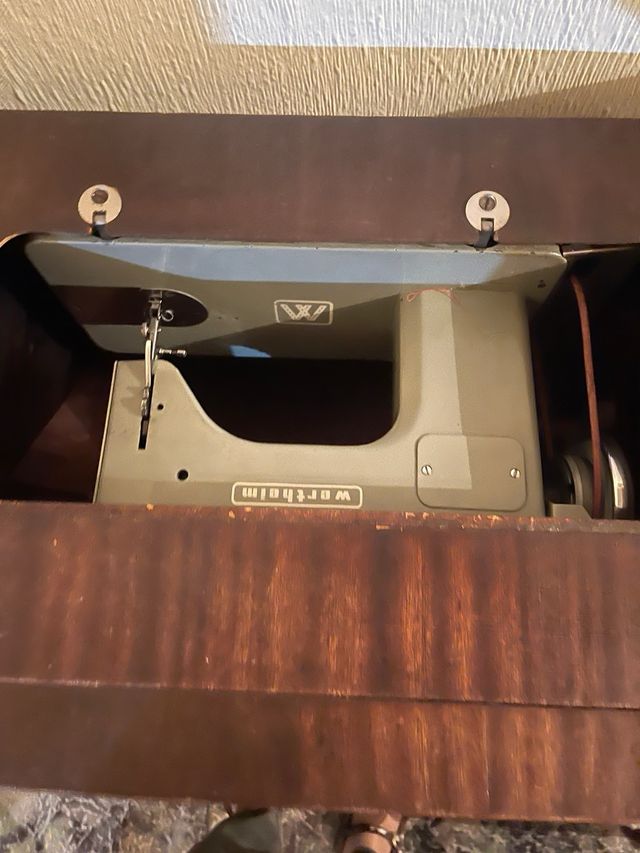 Maquina de coser antigua Wertheim