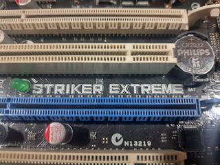 Placa ASUS STRIKER EXTREME (775)