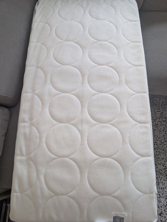 Colchón para cuna IKEA Jattetrot.