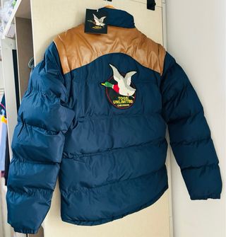 Abrigo acolchado CHEVIGNON TOGS UNLIMITED. Nuevo