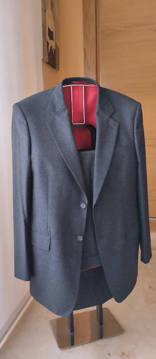 Traje caballero Carolina Herrera.
