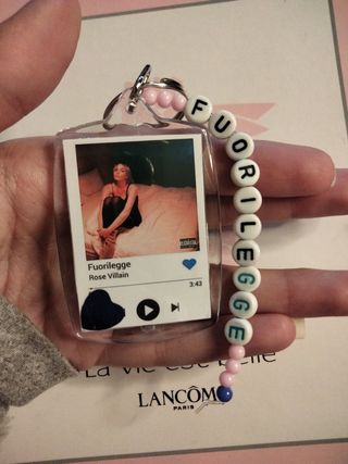 Portachiavi di "Rose Villain"