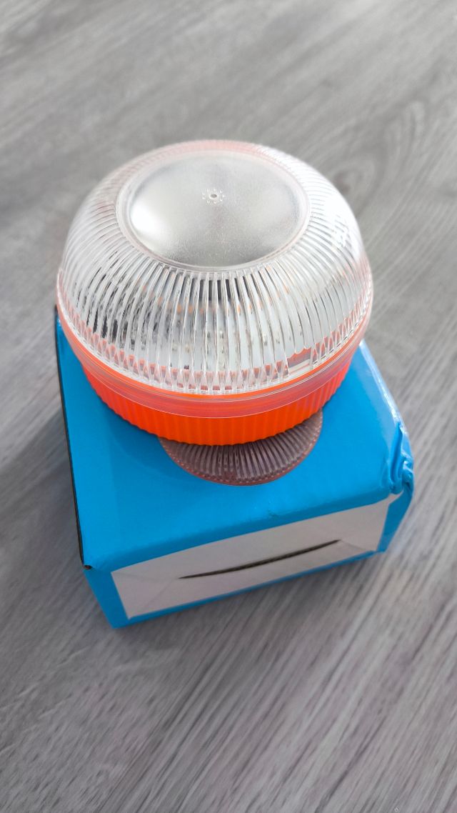 Baliza luz de emergencia V16 Indicadora.