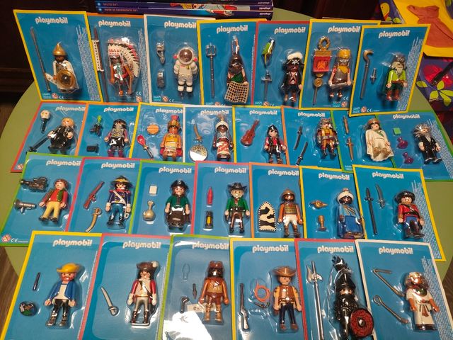 MUÑECOS PLAYMOBIL DE LA HISTORIA CON LIBRO