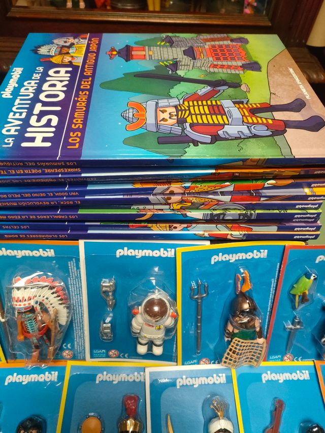 MUÑECOS PLAYMOBIL DE LA HISTORIA CON LIBRO