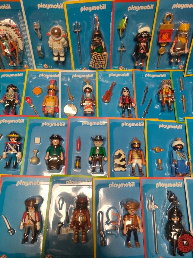 MUÑECOS PLAYMOBIL DE LA HISTORIA CON LIBRO