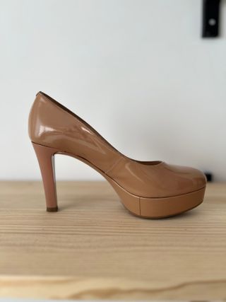 Zapatos de tac ́on con plataforma UNISA