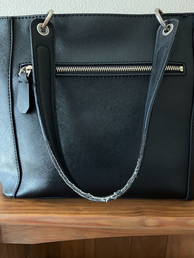 Bolso clásico Guess 