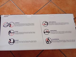 Patinete de color plata