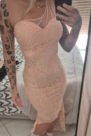 Vestito in pizzo rosa