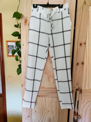 Pantalón de tela a cuadros