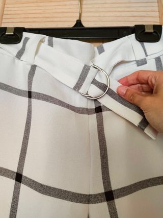 Pantalón de tela a cuadros