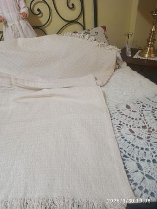 Como sobre colcha oh cubre Sofá.