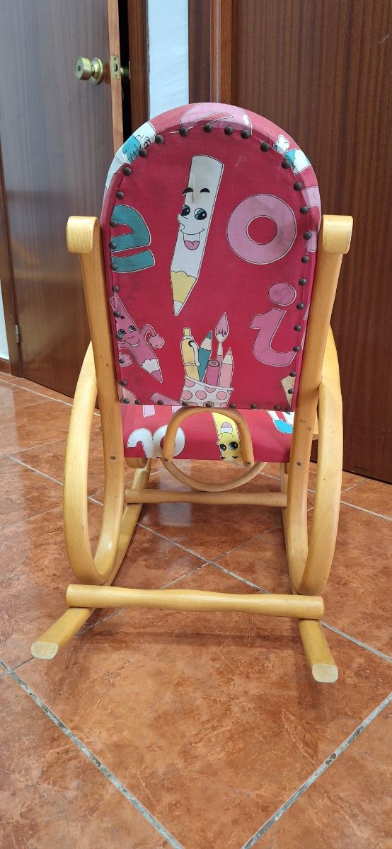 Sillón mecedora infantil