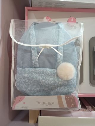 Canastillas y ropa para muñecas