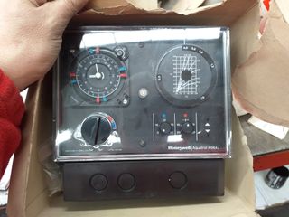 LOTE RECAMBIOS HONEYWELL CALDERAS INDUSTRIALES.