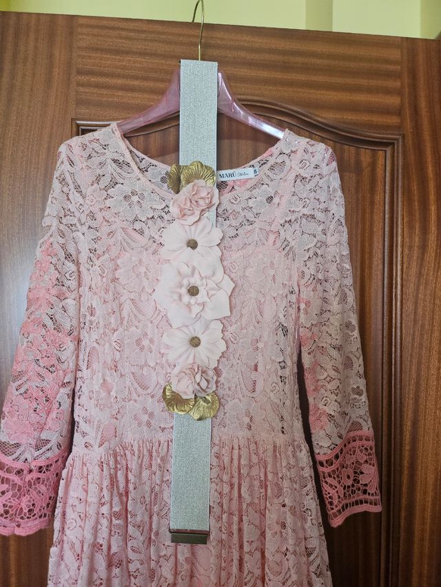 Vestido ceremonia encaje con cinturón 