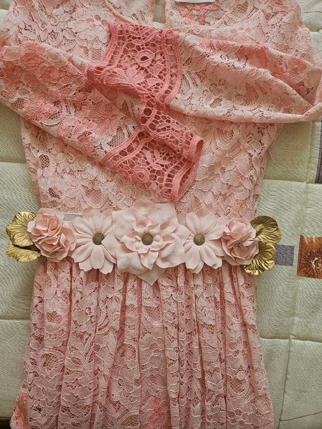 Vestido ceremonia encaje con cinturón 