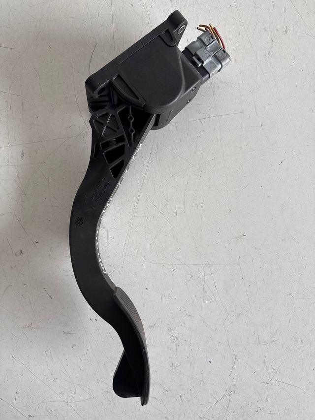 Pedal acelerador Peugeot Citroën Ref: 9671416880