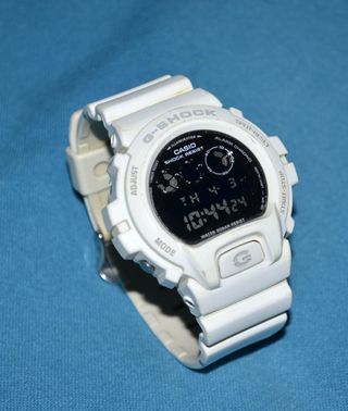 Reloj CASIO G-Shock 3230 DW 6900NB. Funcionando.
