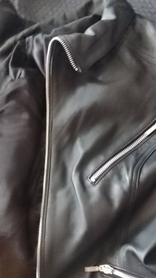 Cazadora Piel. Estilo motera/biker