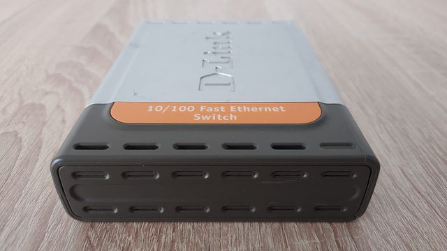 SWITCH D-LINK DES-1005D 10/100 5 PUERTOS