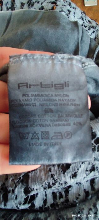 Gonna in pizzo con spacchi laterali