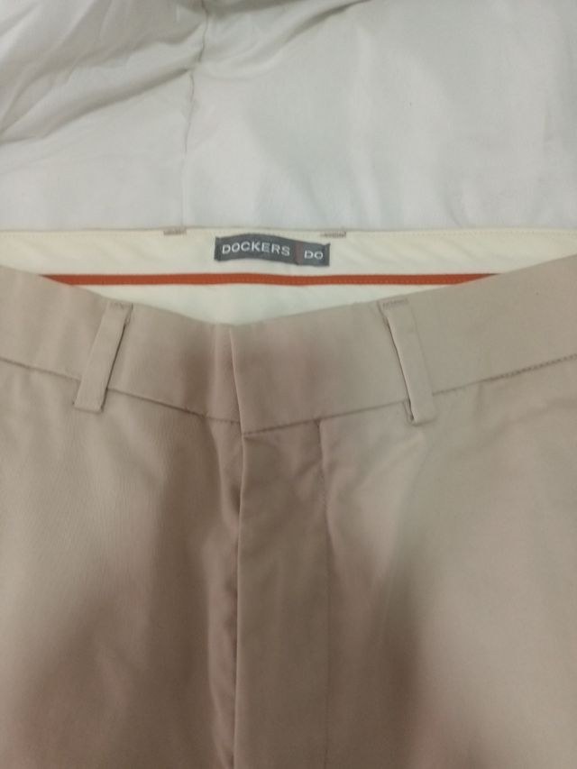 Dockers
 nuevos modelo DO talla 42 