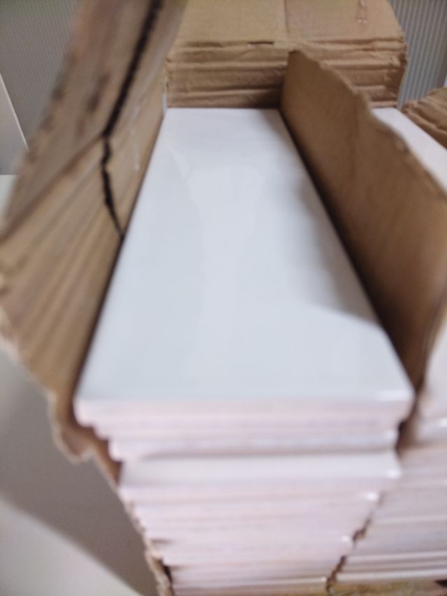 Caja de azulejos 38 unidades nuevos. 6,5x20