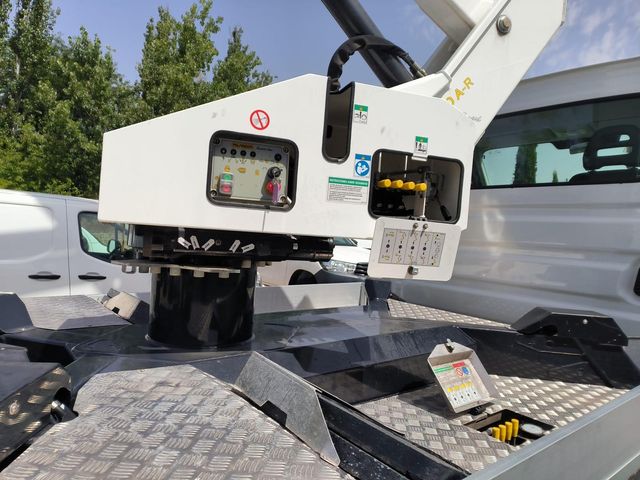 iveco daily cesta articulada 20metros 