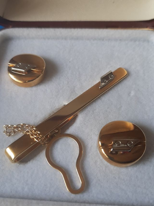 Chapado oro corbatero y gemelos 