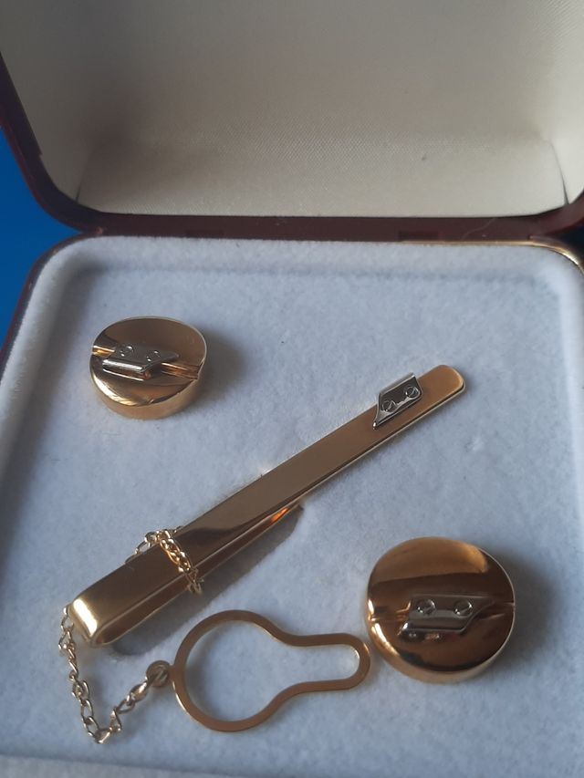 Chapado oro corbatero y gemelos 