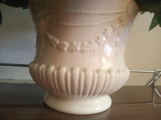 Gran ramo de rosas y flores con tiesto