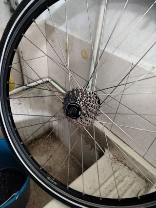 Rueda decatlhon nueva incluye llanta,neumático