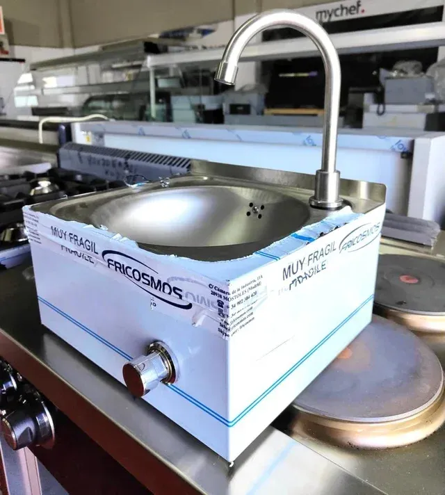 LAVAMANOS DE ACERO INOXIDABLE SEMINUEVO