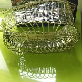 Cesta plateada