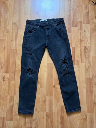 Pantalones vaqueros rotos negros