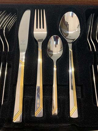 Cuberteria con mueble