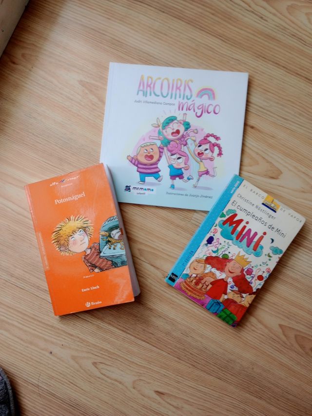 Lote de cuatro libros infantiles